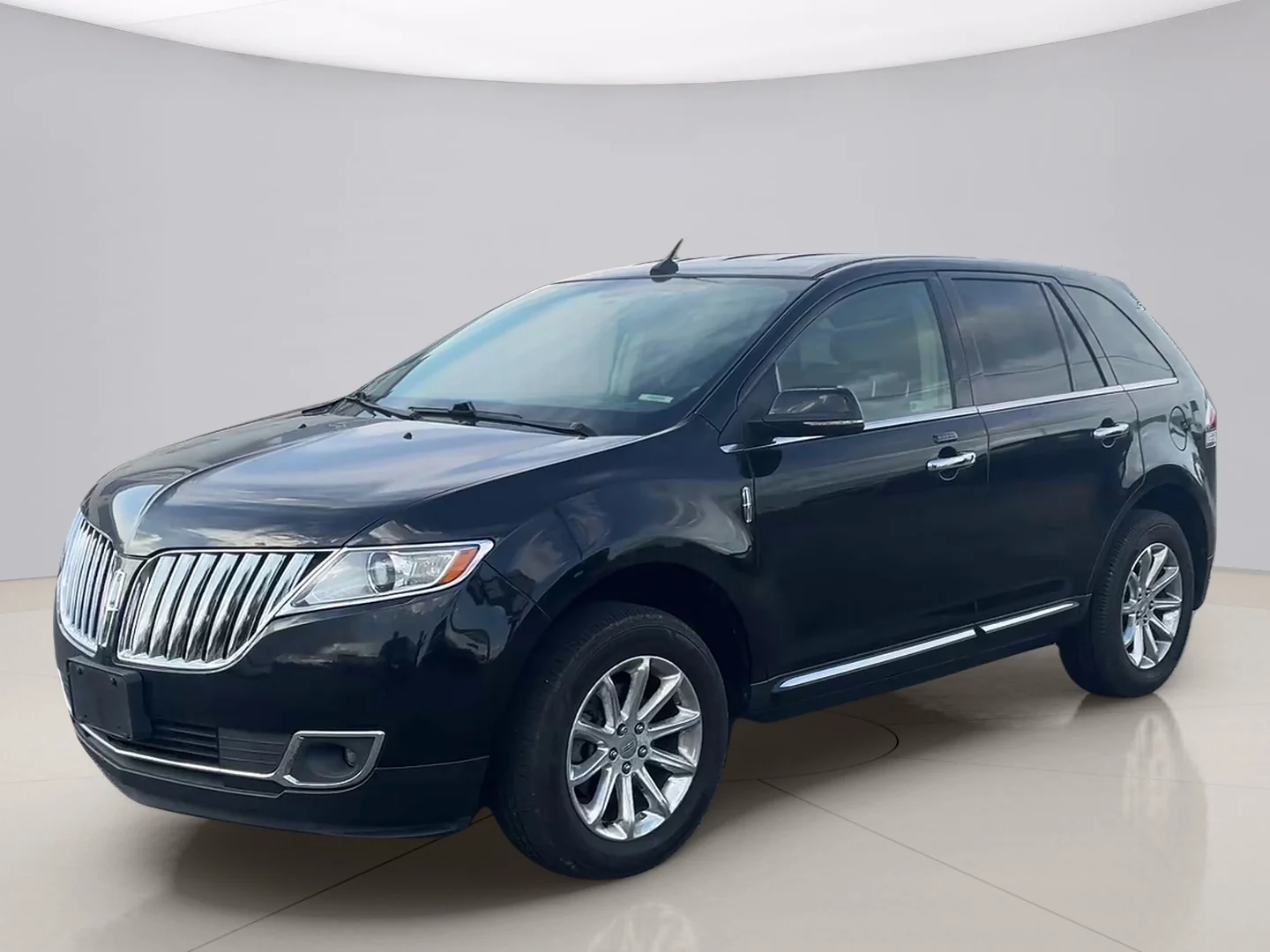 Used 2015 Black Lincoln AWD image 1