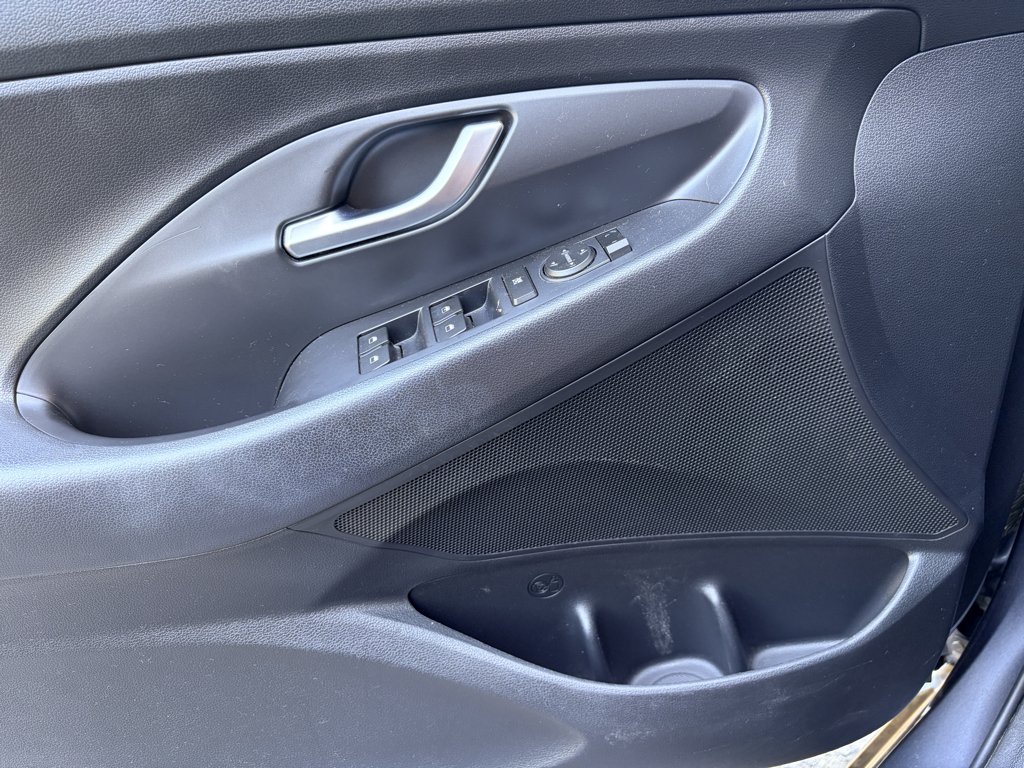 Used 2018 Summit Gray Hyundai Base image 10