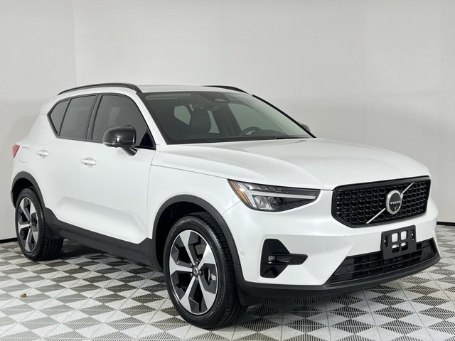 2024 Volvo XC40 Plus