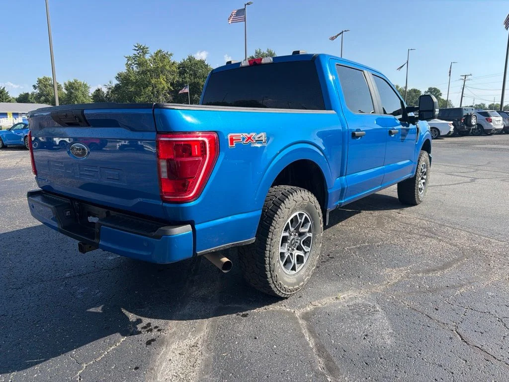 Used 2021 Blue Ford XL image 3