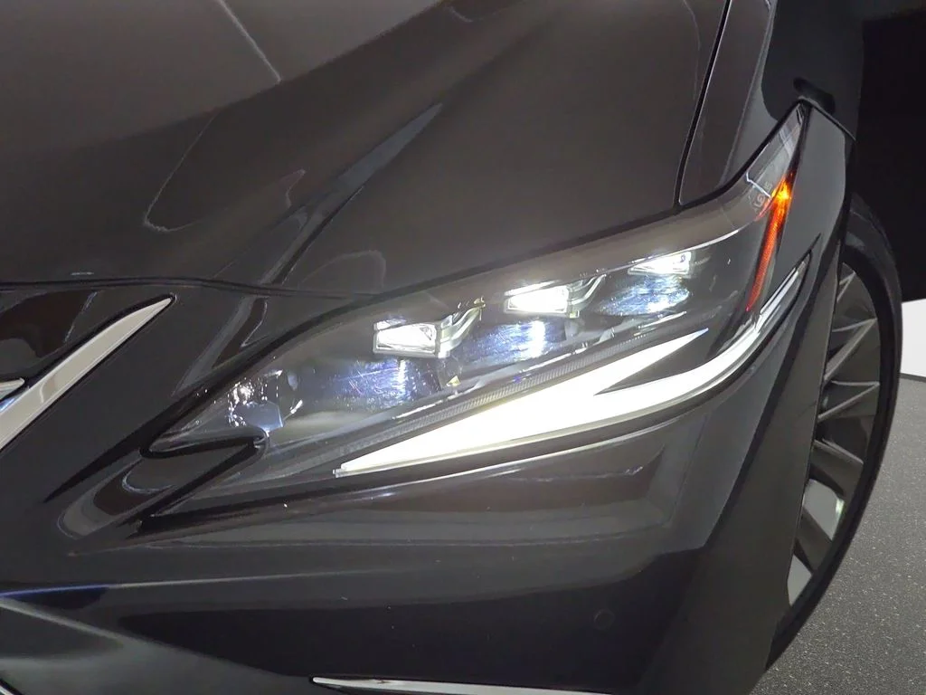 Certified Used 2025 Black Lexus 300h Luxury image 32