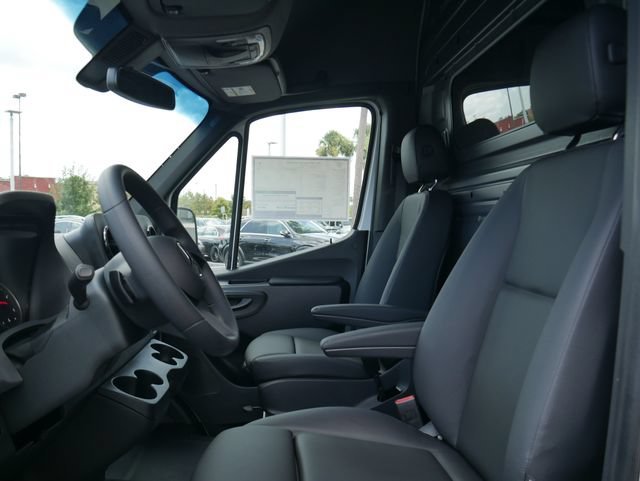 New 2026 Arctic White Mercedes-Benz Cargo 144 WB image 35