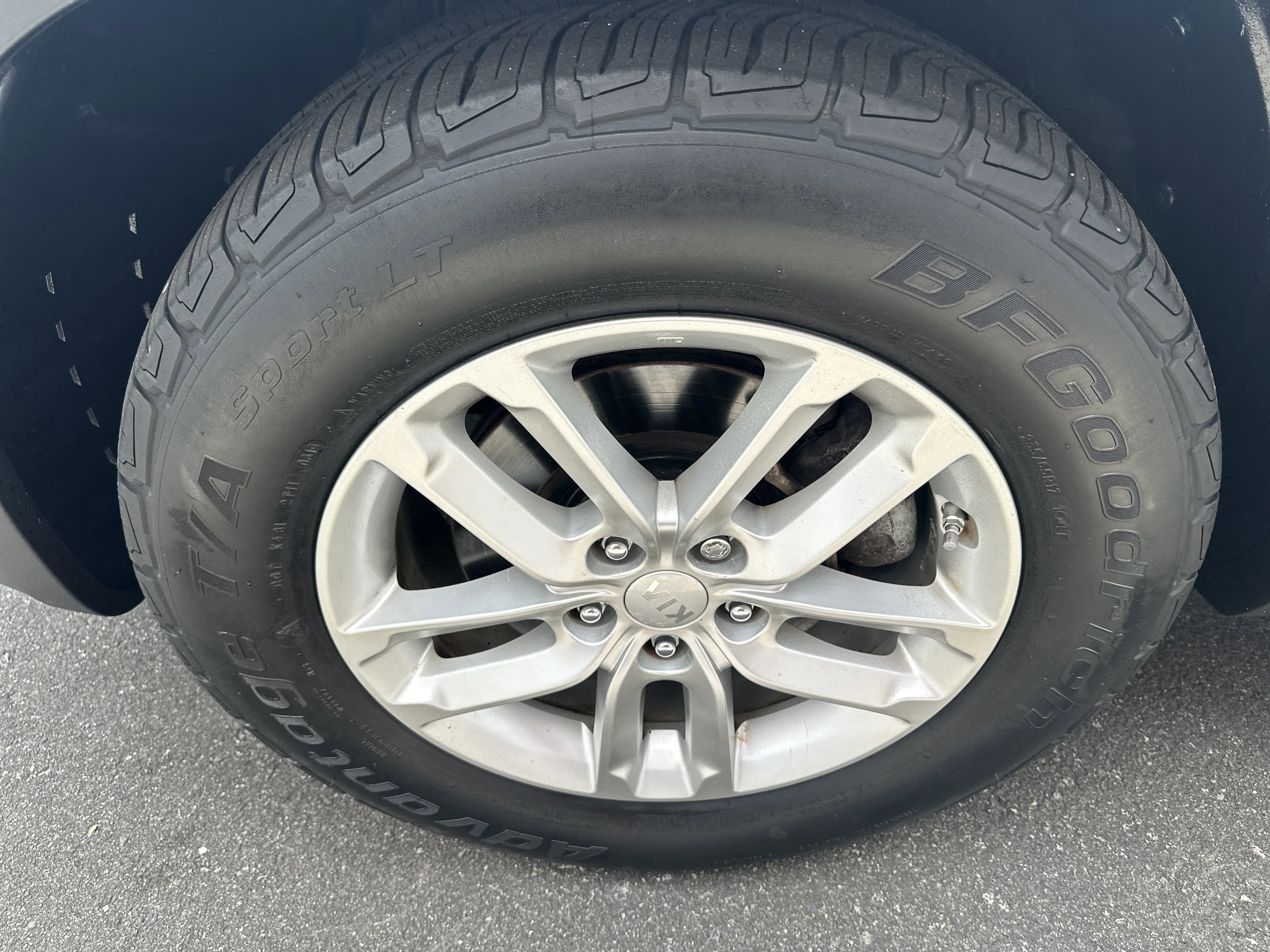 Used 2015 Snow White Pearl Kia LX image 34