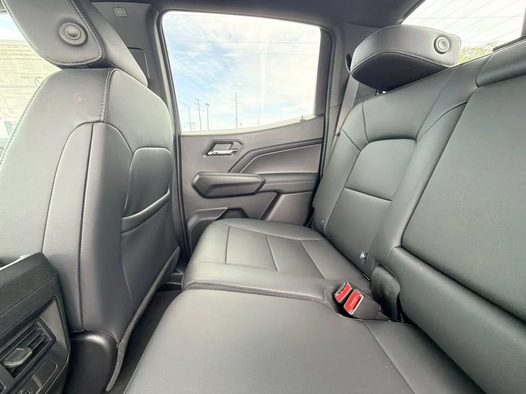 New 2026 Sterling Metallic GMC Elevation image 12