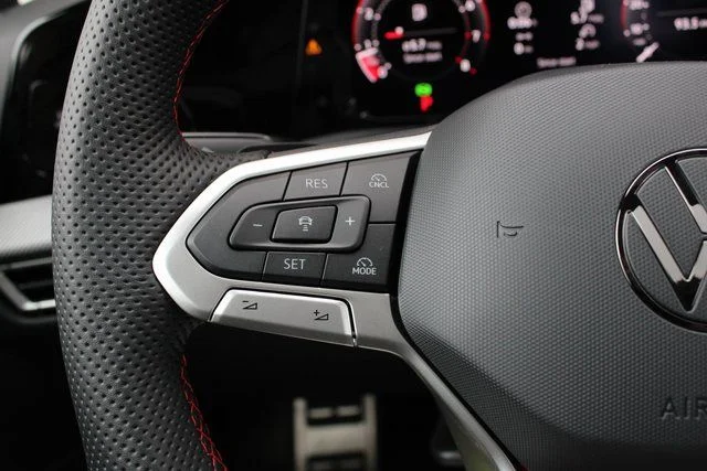 2026 Volkswagen Golf GTI SE - Photo 14