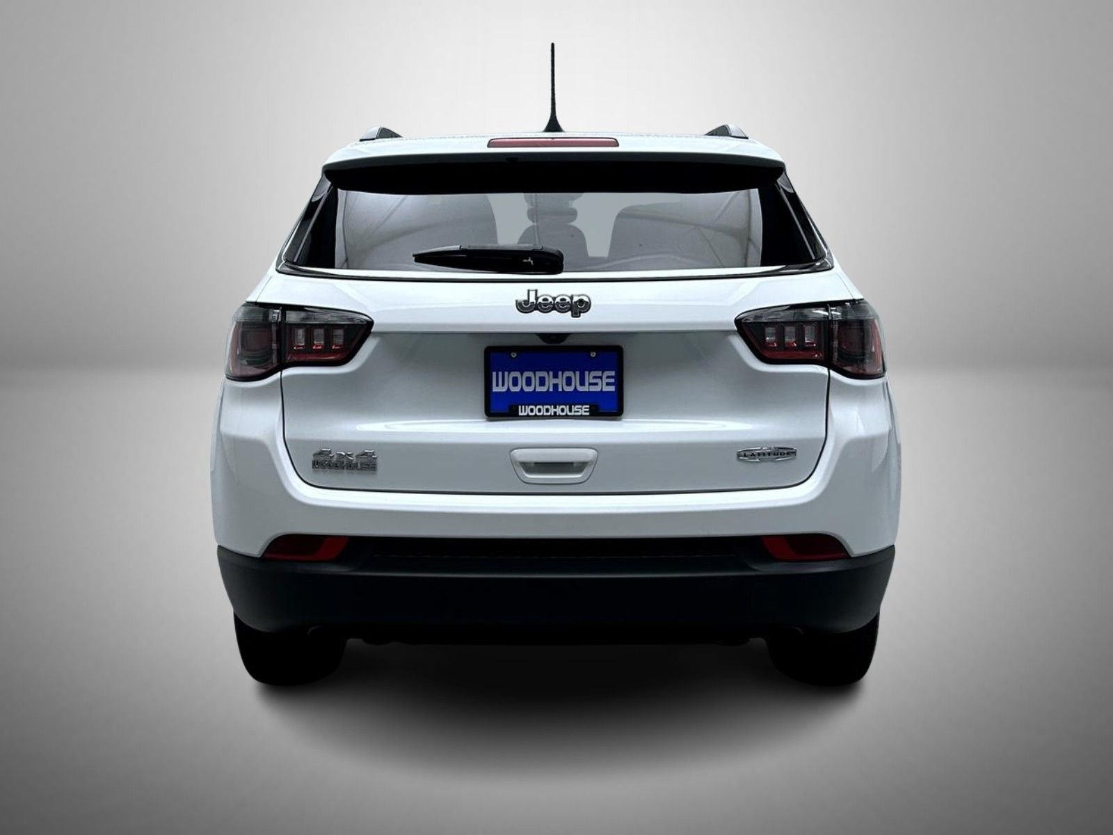 Used 2023 White Jeep Latitude image 6