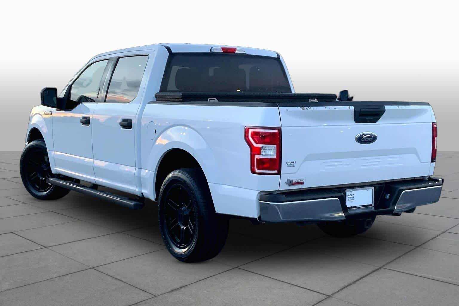 Used 2018 Oxford White Ford XLT image 12