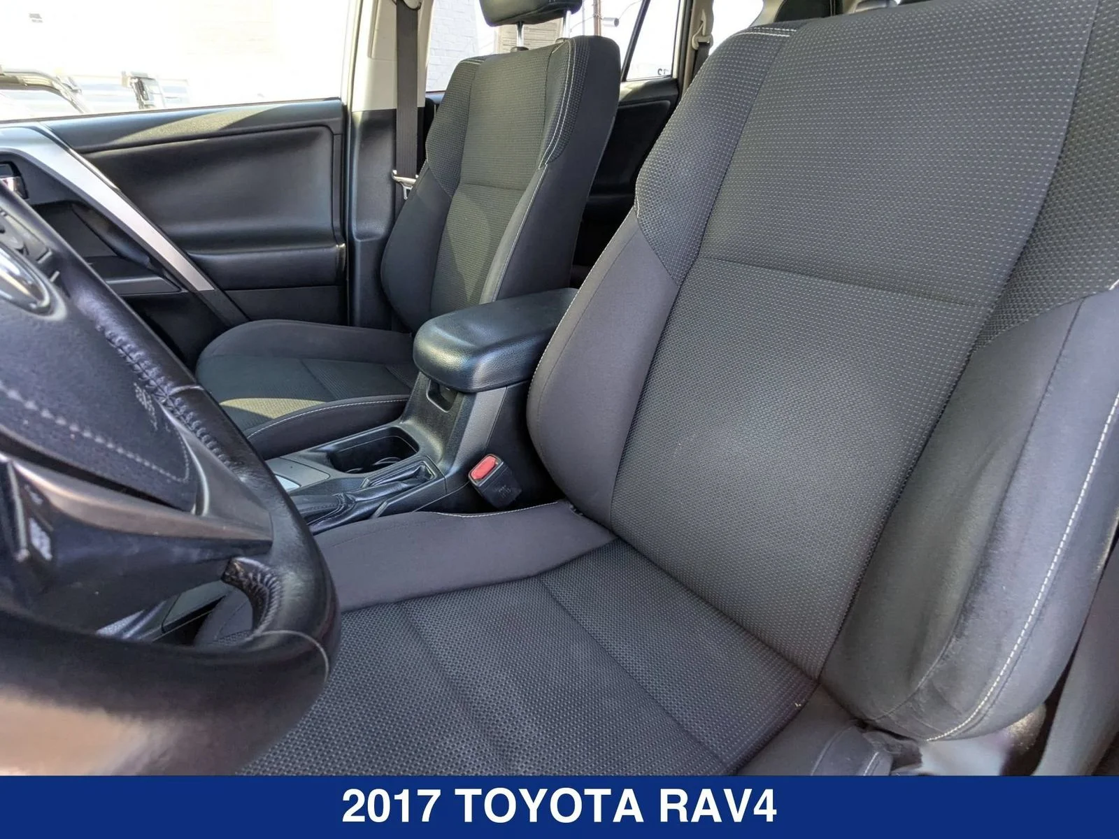 Used 2017  Toyota XLE image 20