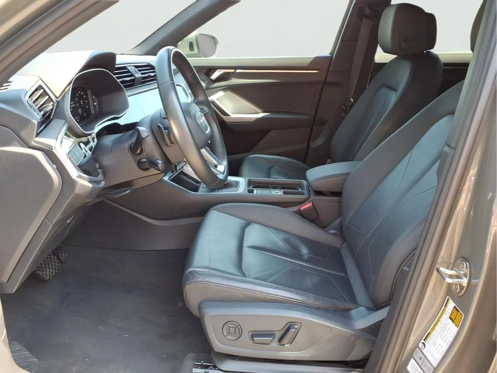 Used 2025  Audi Premium image 14