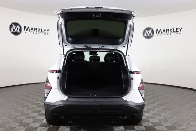 Used 2026 White Hyundai SE image 10