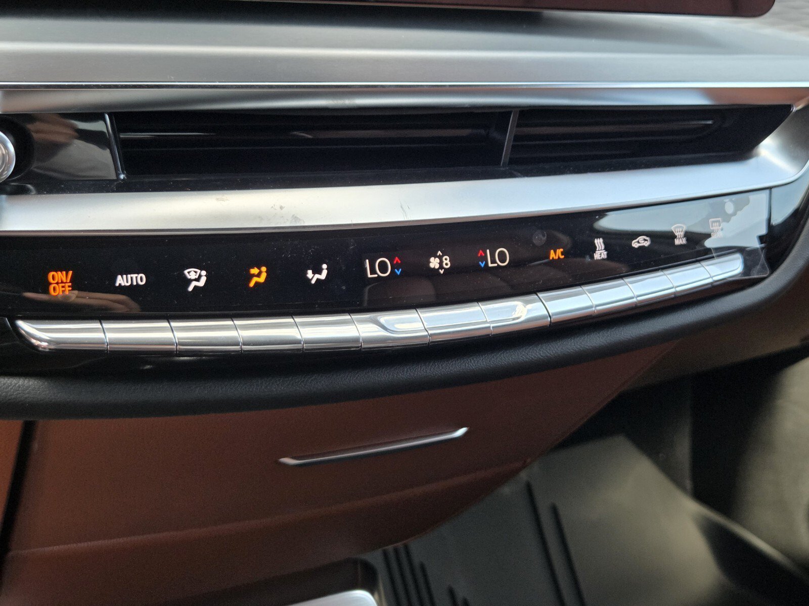 2027 Cadillac LYRIQ Signature Sport - Photo 26