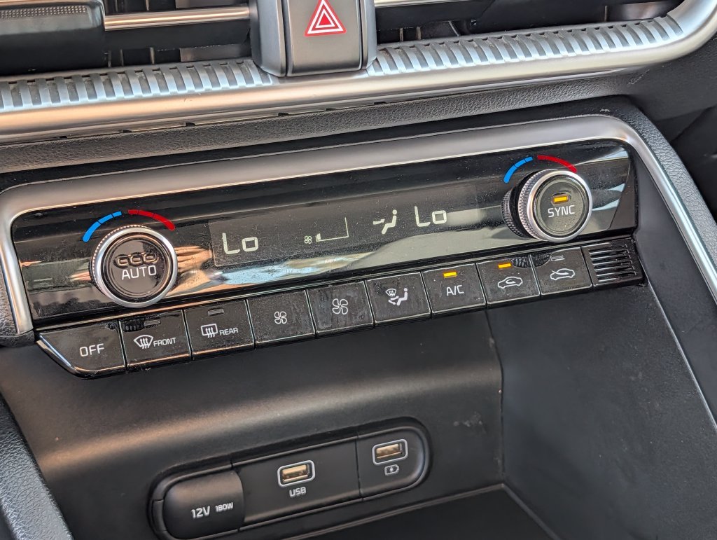 2022 Kia K5 LX - Photo 22