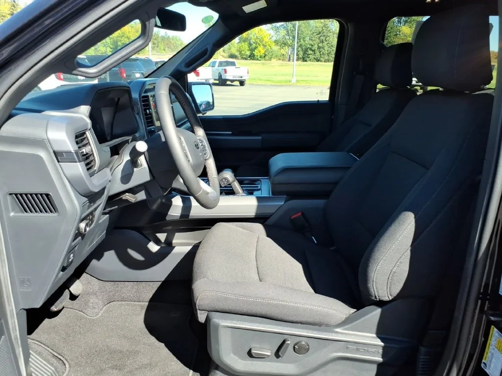 New 2026 Antimatter Blue Metallic Ford XLT image 10