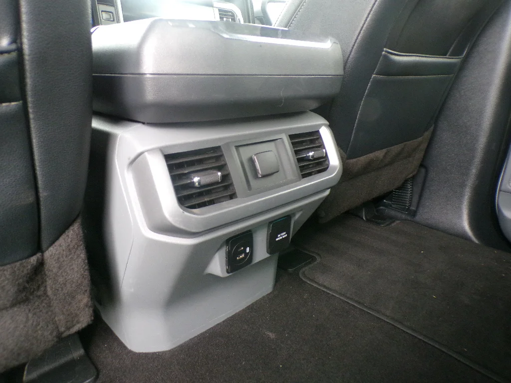 Used 2021 Space White Metallic Ford LARIAT image 13