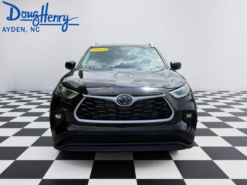 Used 2023 Black Toyota XLE image 8