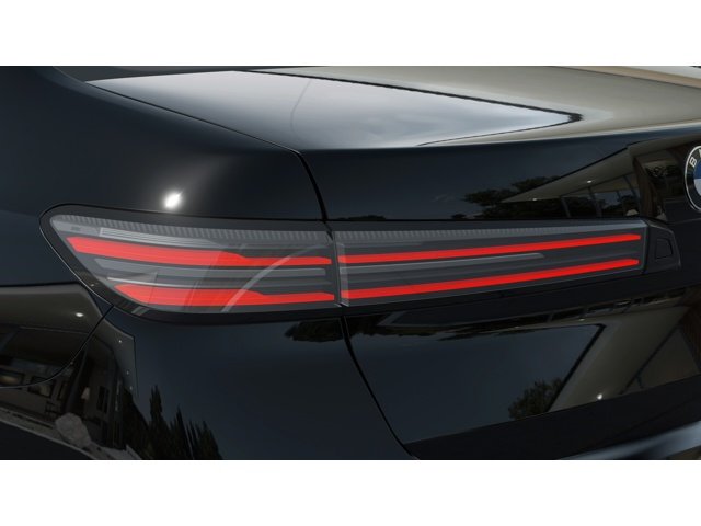 New 2027 Black Sapphire Metallic BMW 740 image 8
