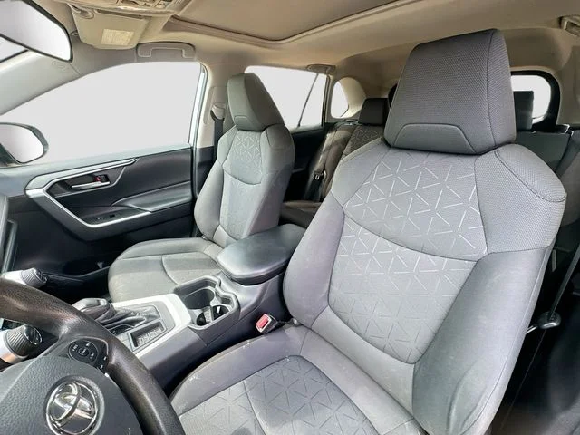 Used 2021 Silver Toyota XLE image 22