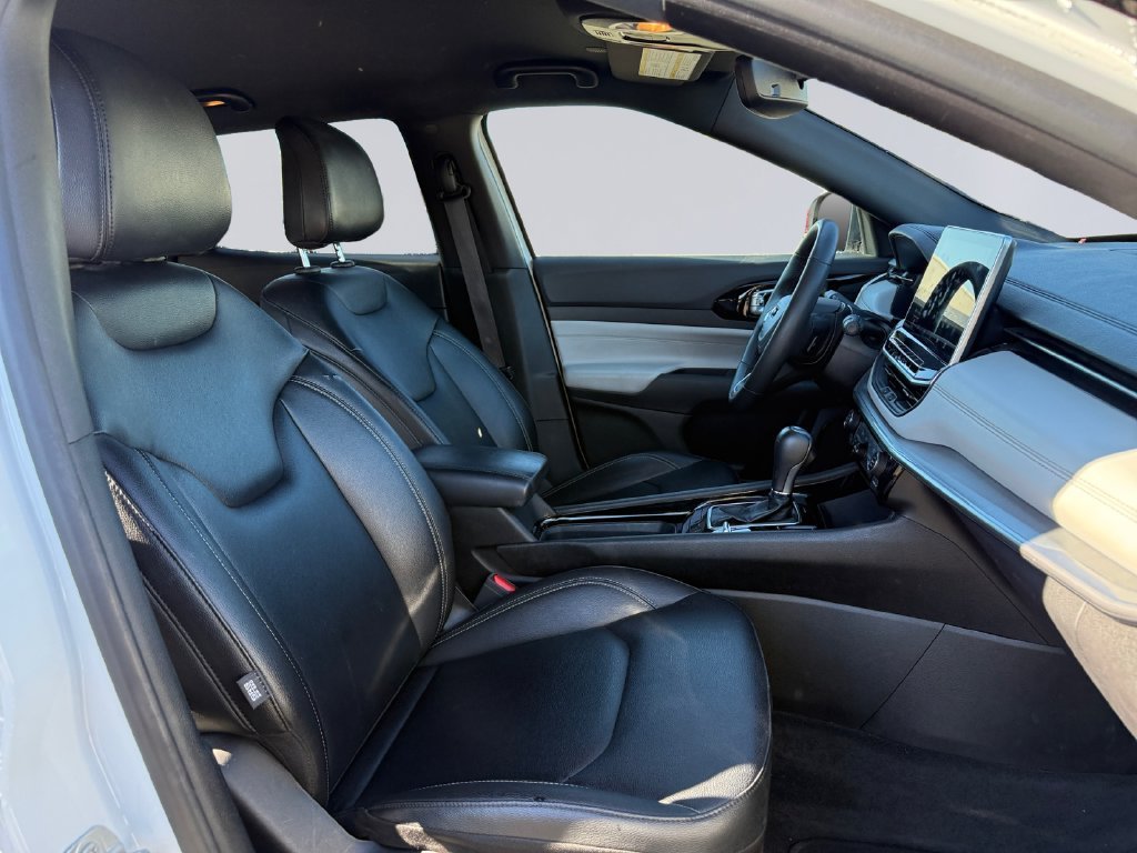Used 2025 White Jeep Limited image 17
