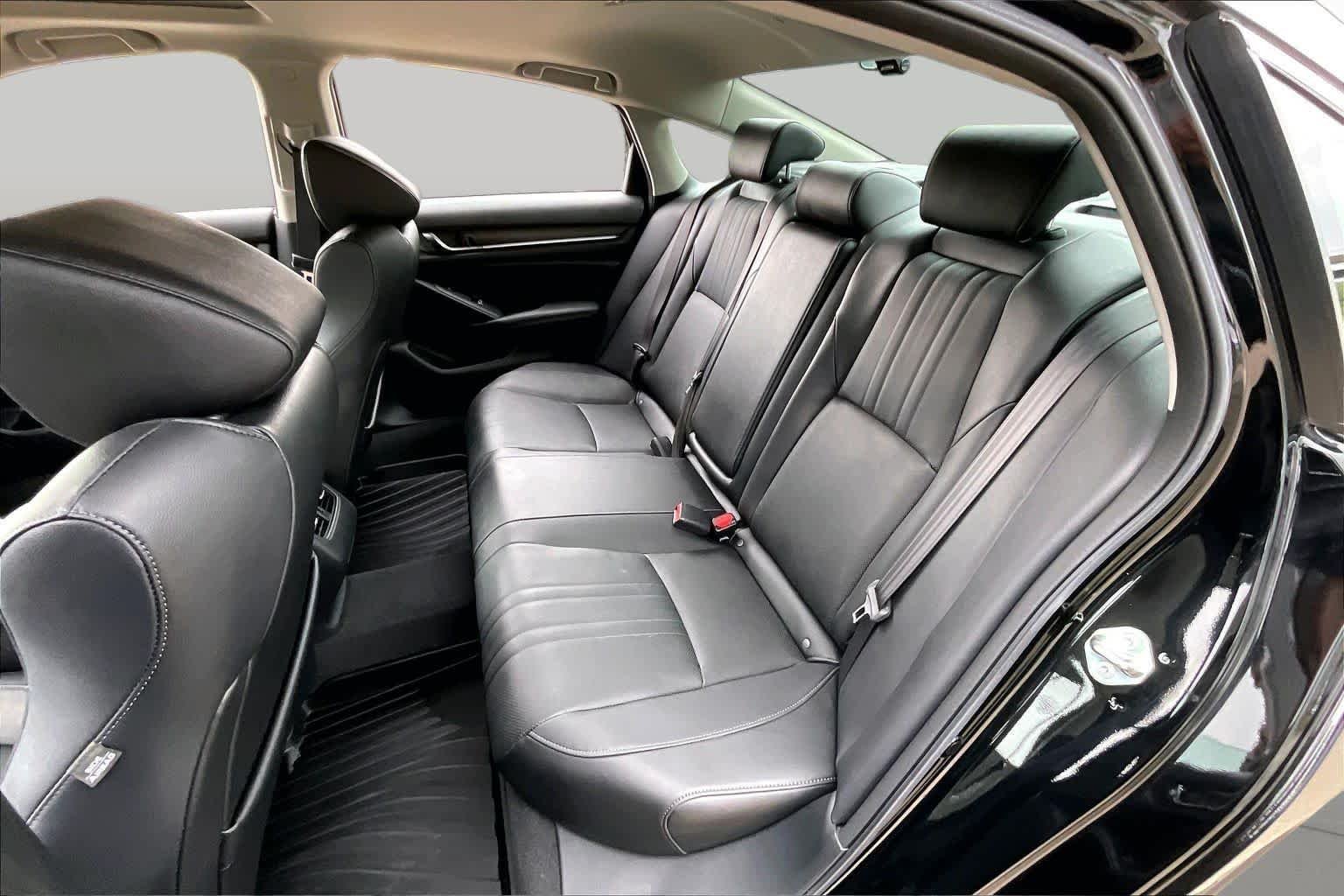 Used 2020 Crystal Black Pearl Honda Touring image 20