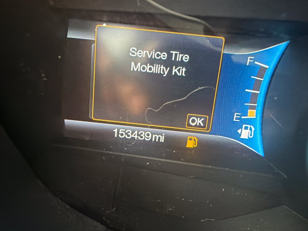 Used 2018 Red Ford SE image 12
