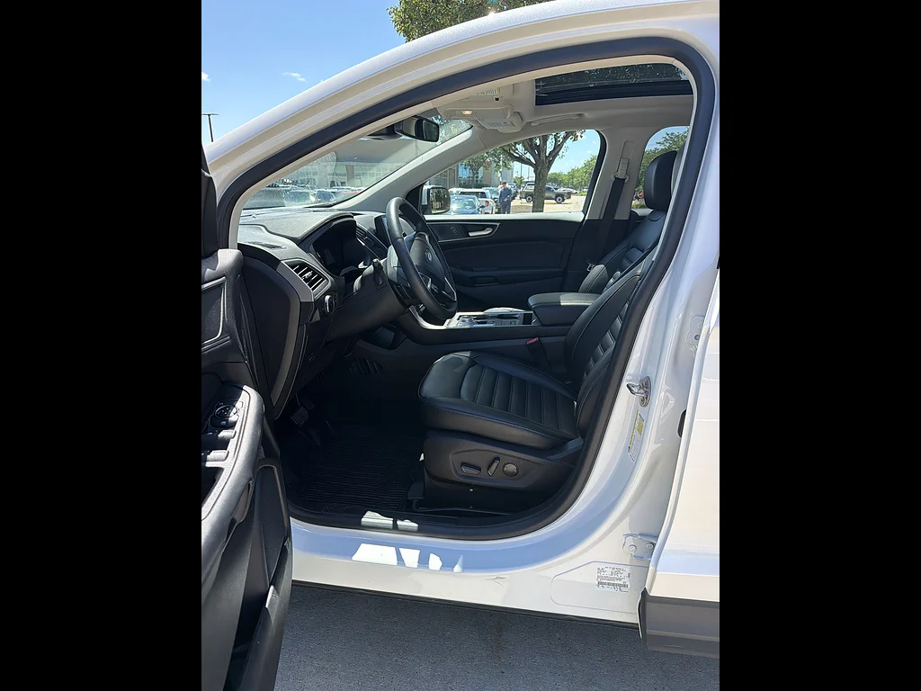 Used 2024 Star White Ford SEL image 9