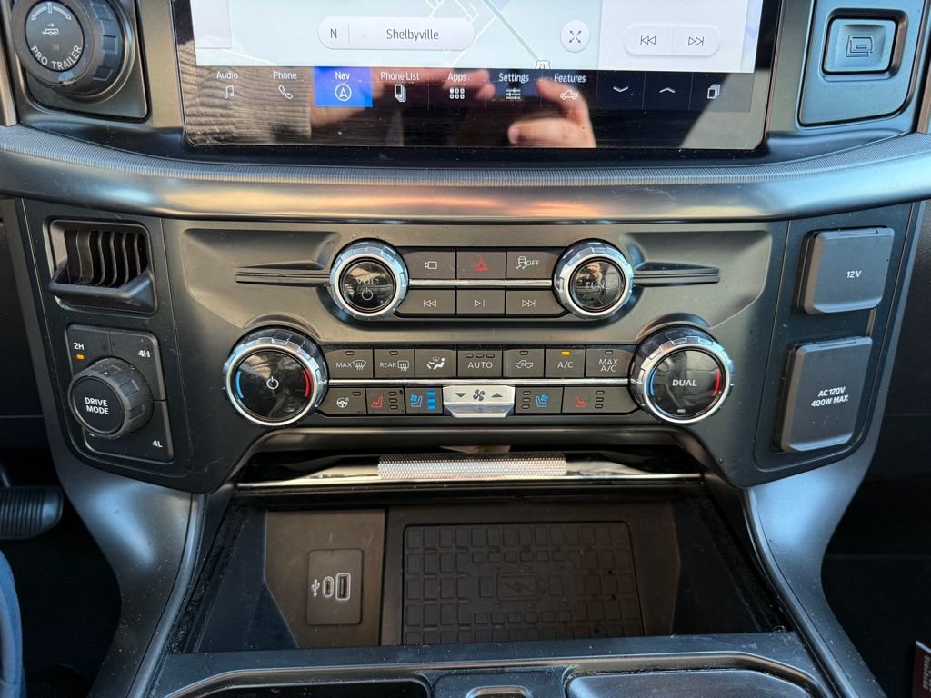 Used 2025 Carbonized Gray Metallic Ford Lariat image 14