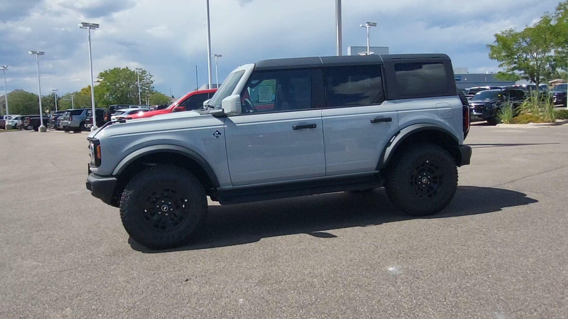 New 2026 Avalanche Gray Ford Outer Banks image 2