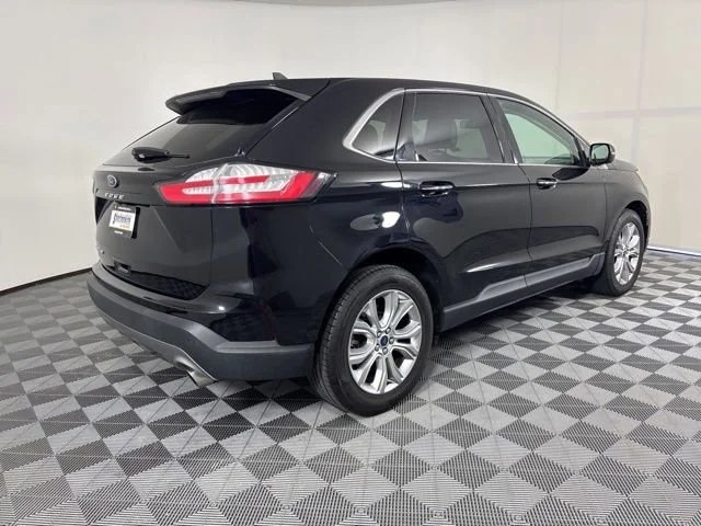 Used 2022  Ford Titanium image 38