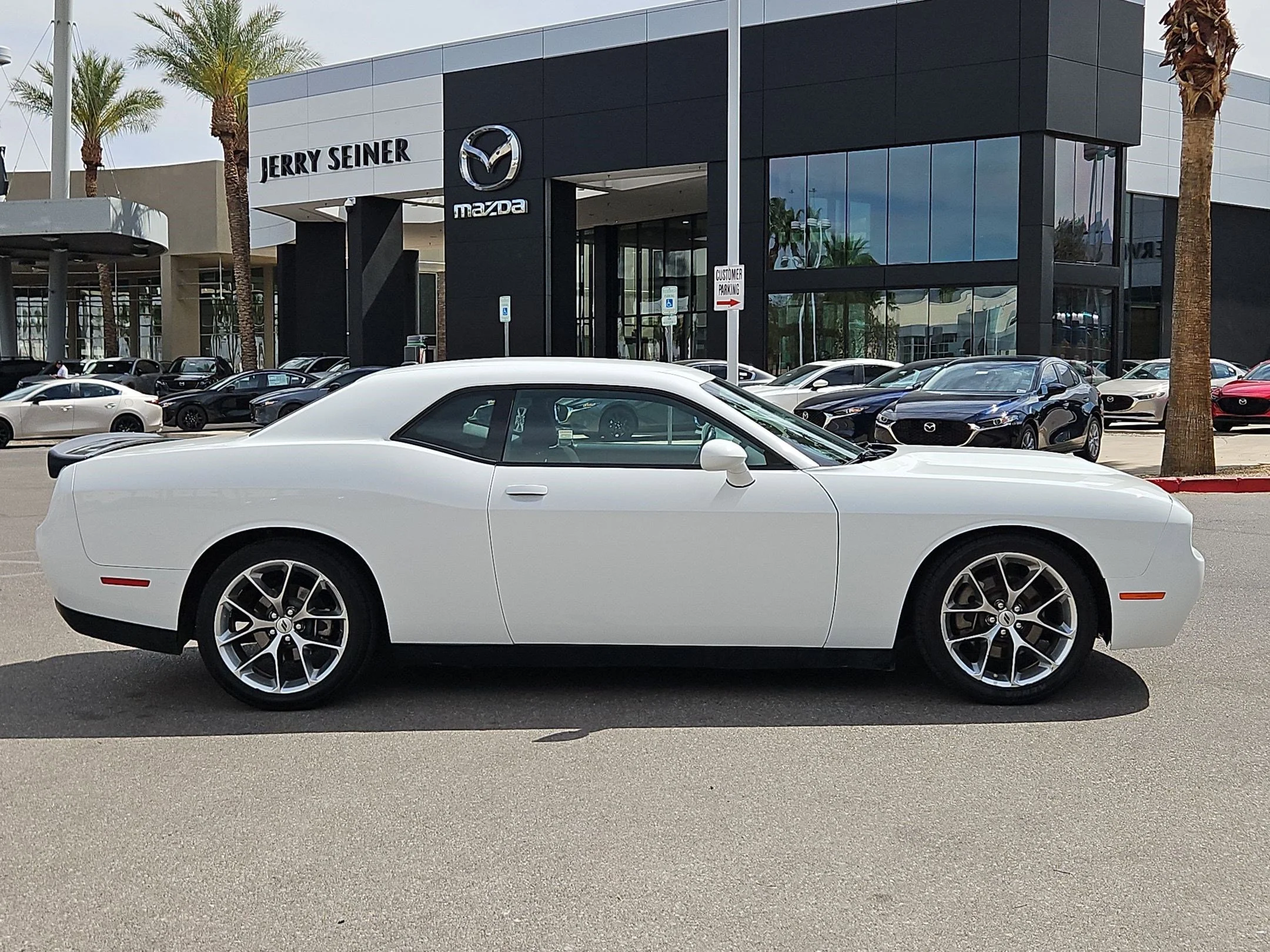 2022 Dodge Challenger GT - Photo 6
