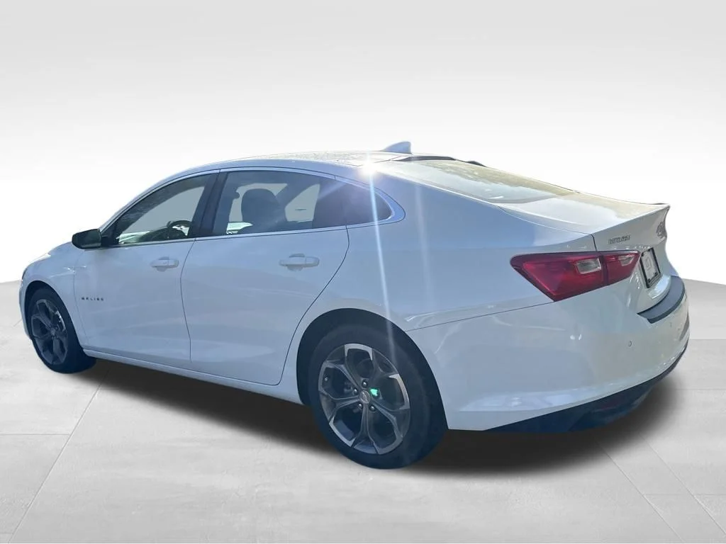 Used 2024 White Chevrolet LT image 18