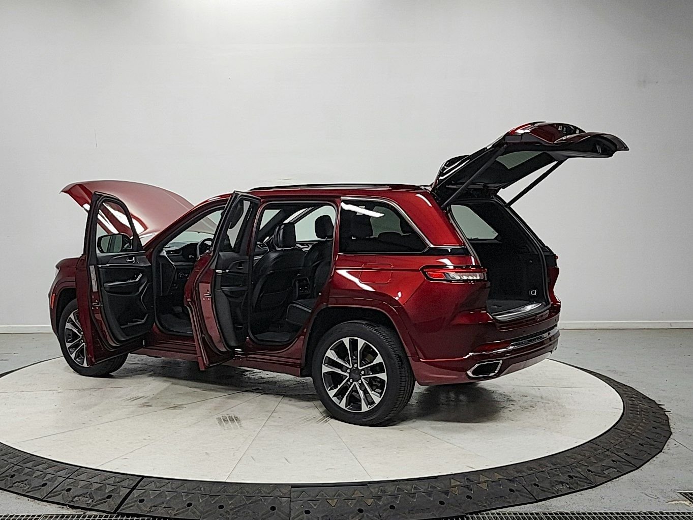 2023 Jeep Grand Cherokee Overland - Photo 13
