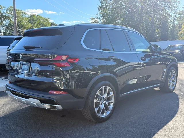 Certified Used 2024 Black Sapphire Metallic BMW xDrive40i image 4