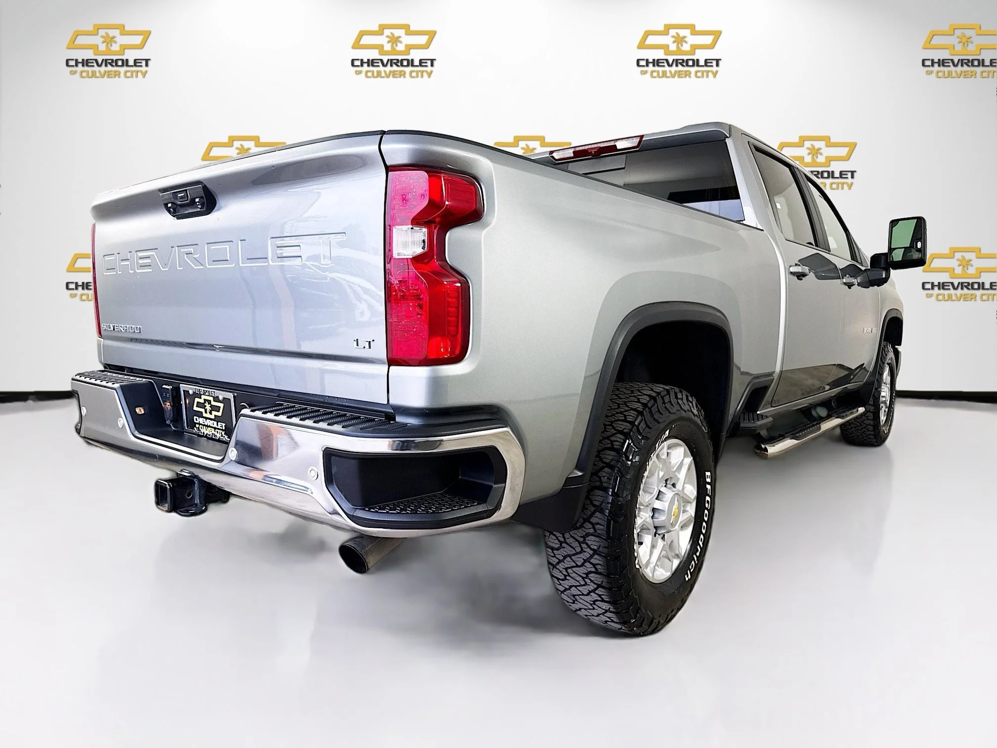 Used 2025 Sterling Gray Metallic Chevrolet LT image 8