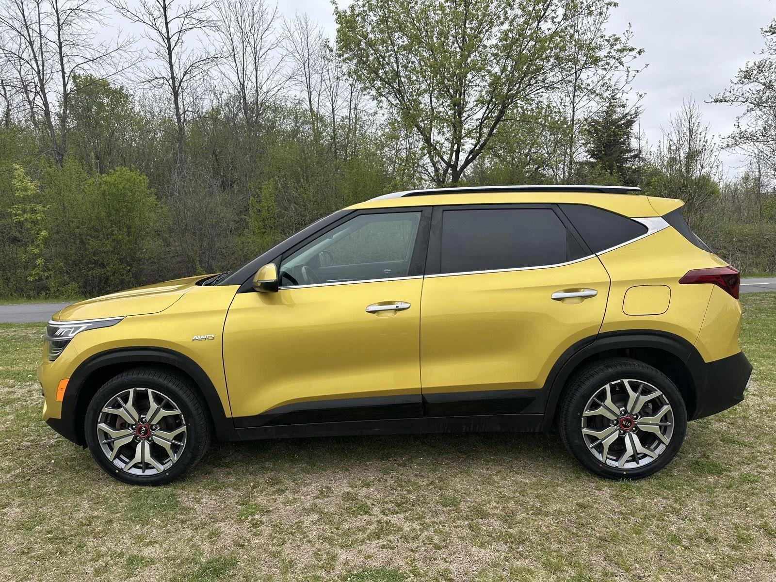 Used 2021 Kia Seltos SX with VIN KNDETCA28M7181537 for sale in Waconia, Minnesota