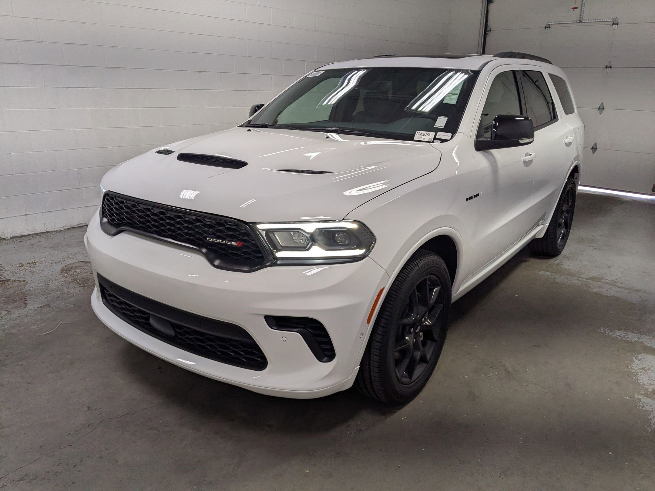New 2026 White Knuckle Clear-Coat Exterior Paint Dodge GT Plus HEMI V8 image 9