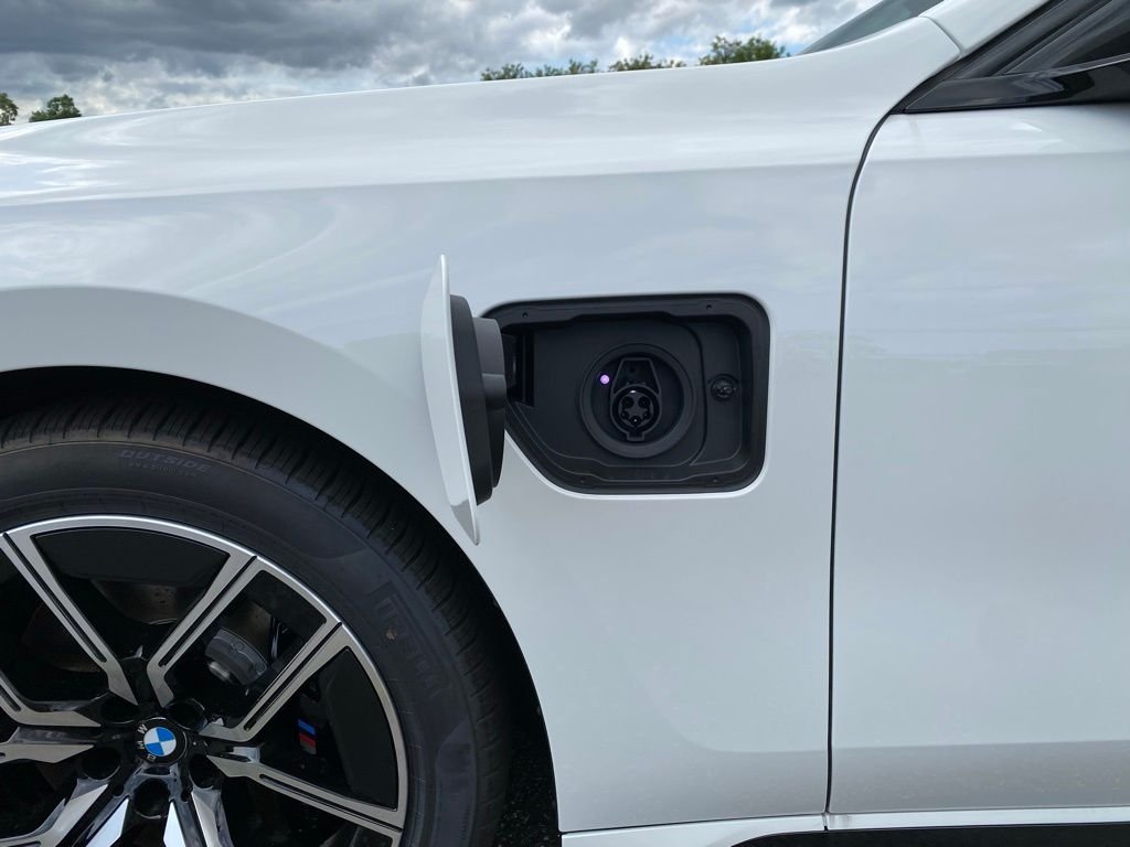 2026 BMW 7 Series 750e - Photo 18