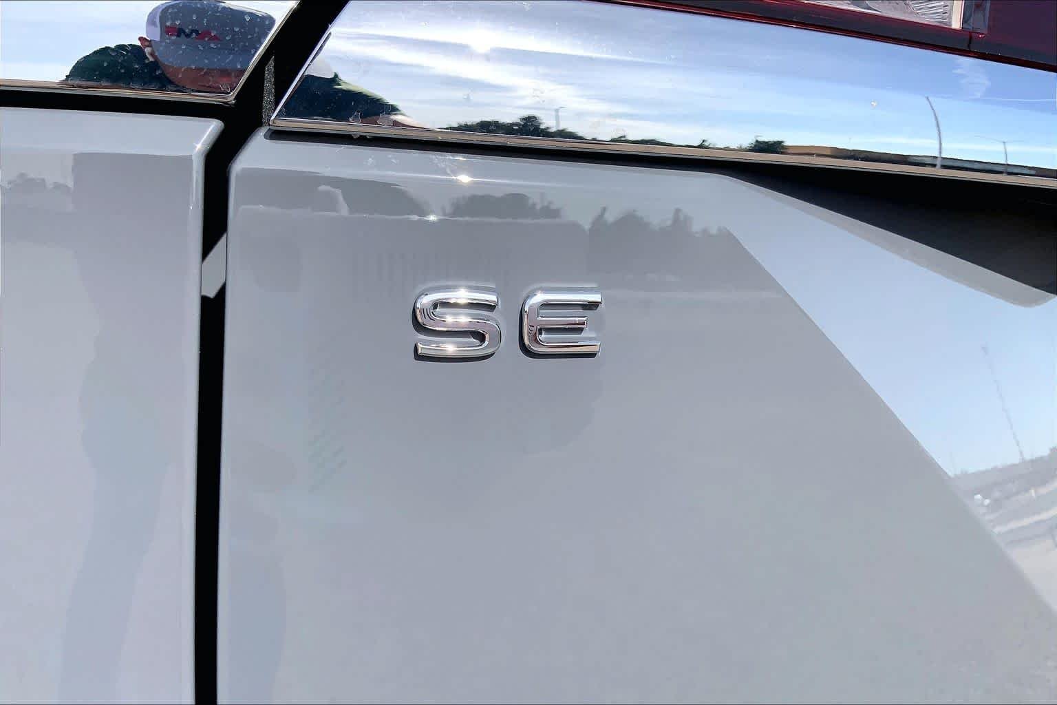 New 2026 Pure Gray Volkswagen 2.0T SE w/Technology image 15