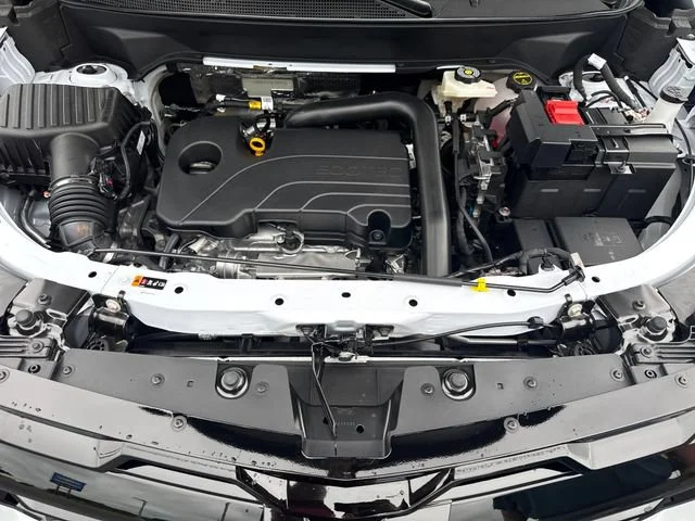 New 2027 Polar White Tricoat Chevrolet RS image 22
