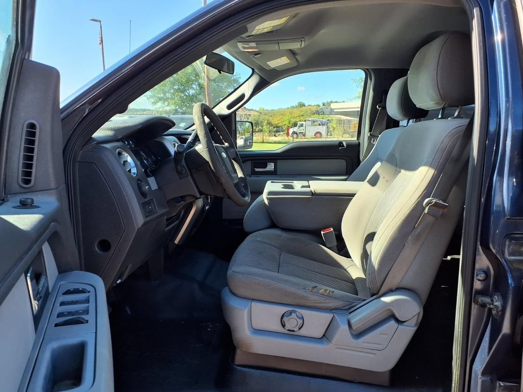 Used 2013 Blue Ford XLT image 16