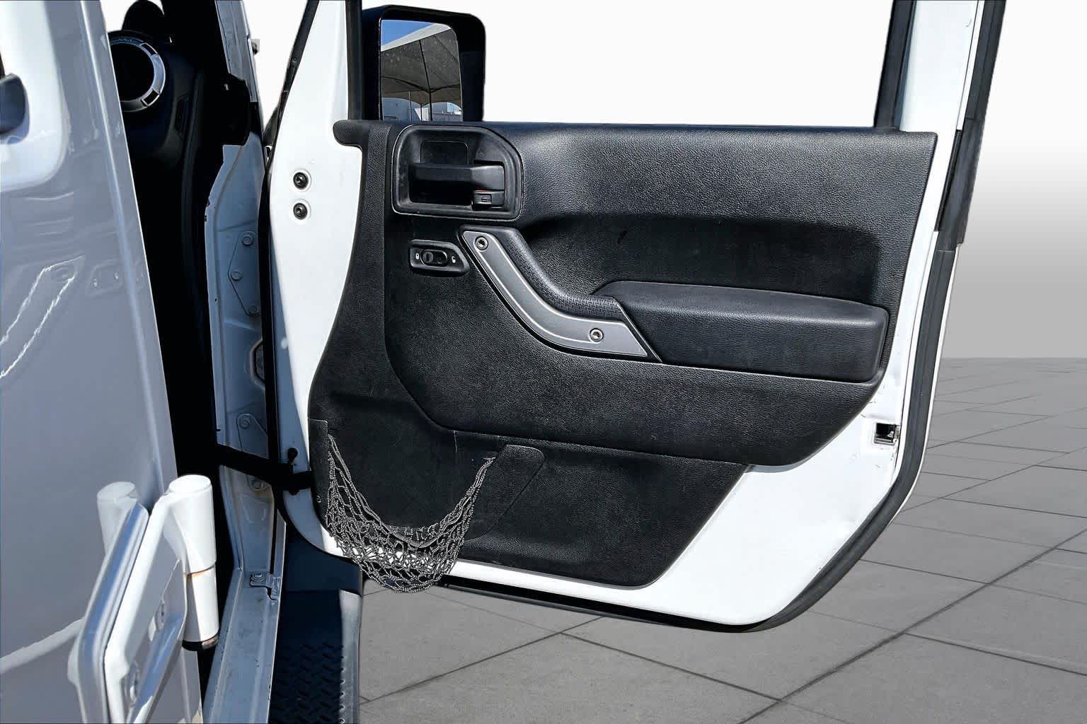 Used 2013 Bright White Jeep Sahara image 23