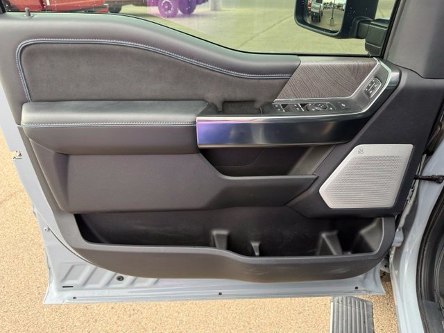 2025 Ford F-350 Super Duty Platinum - Photo 13