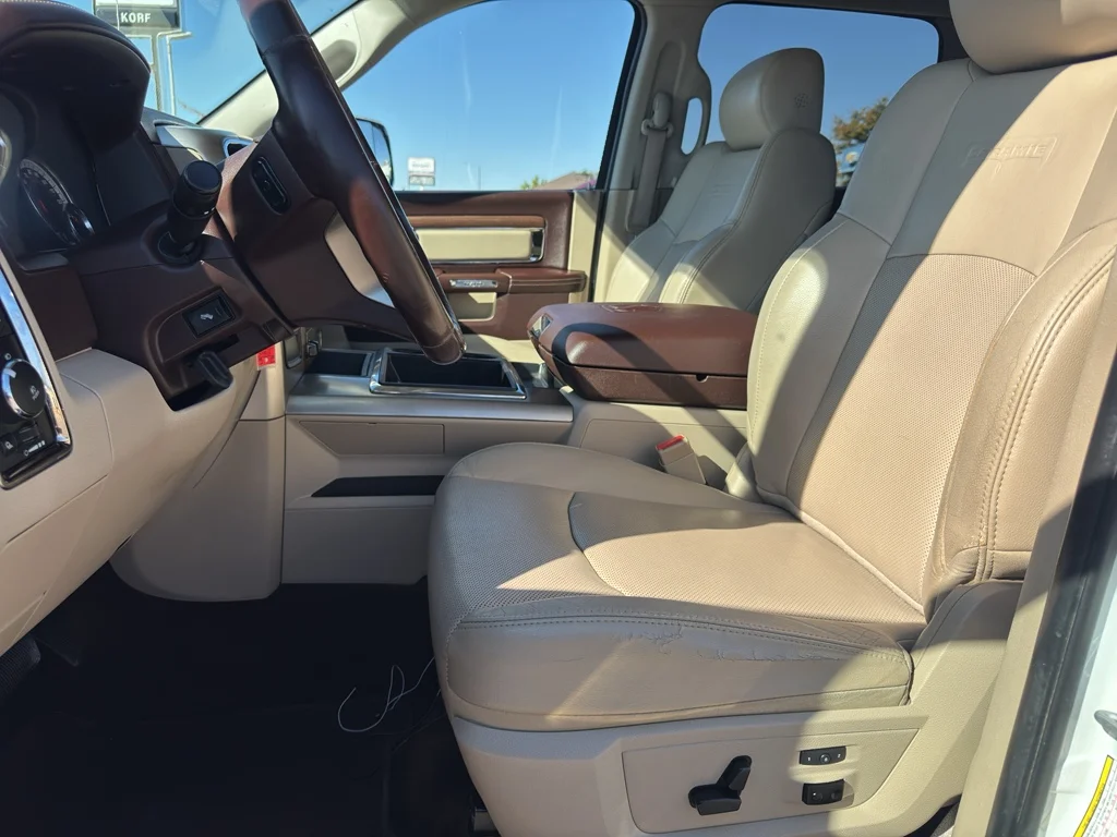 Used 2013 Bright White Clearcoat Ram Laramie image 13