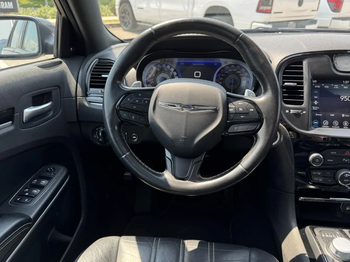 Used 2021 Black Chrysler S V6 Awd image 19