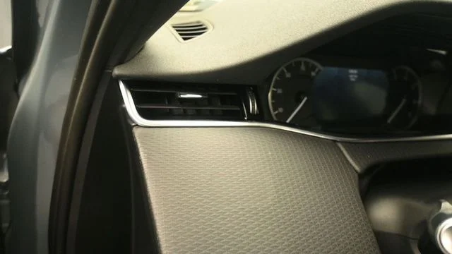 Used 2022 Nolita Grey Land Rover S image 14