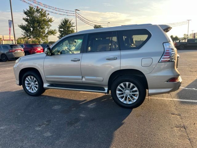 Used 2015 Beige Lexus 460 image 36
