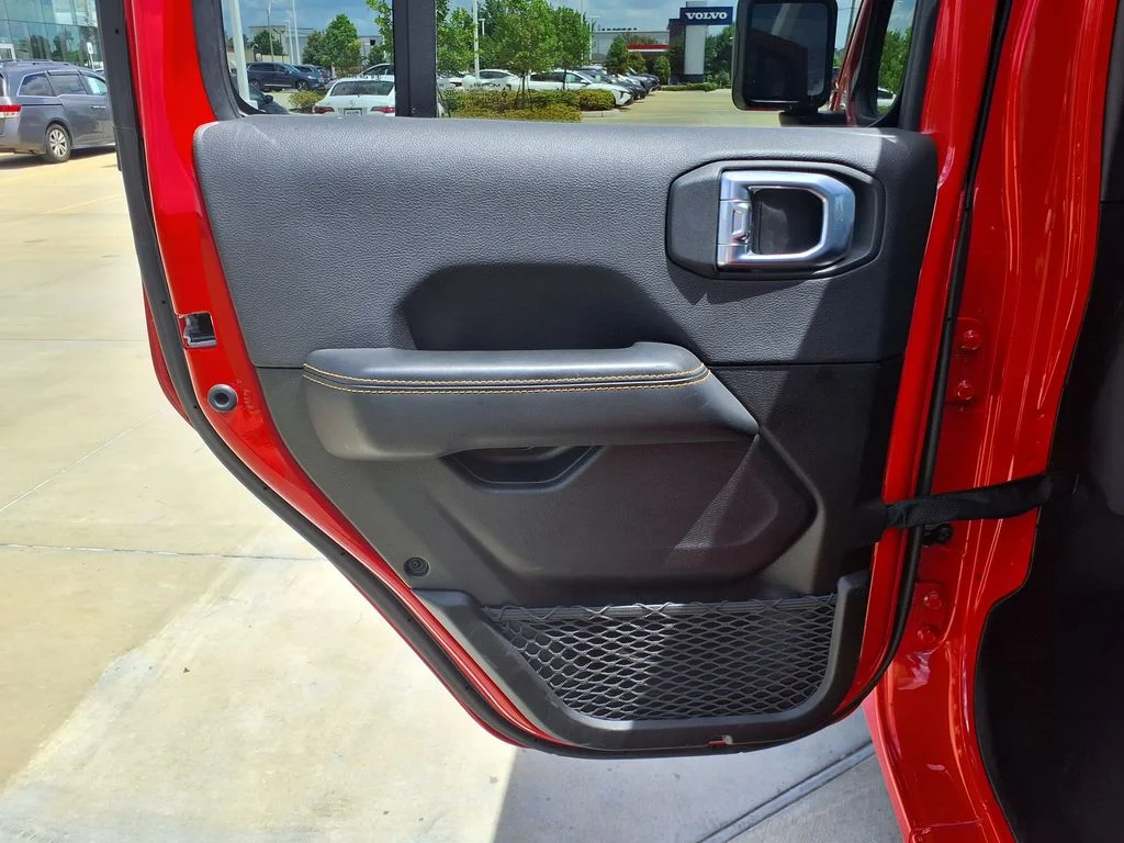 Used 2025 Red Jeep Sahara image 18