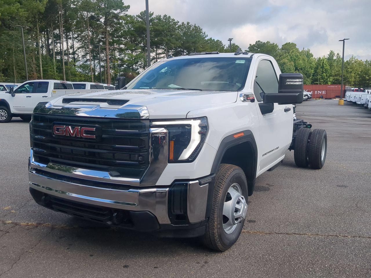 New 2026 Summit White GMC Pro image 4