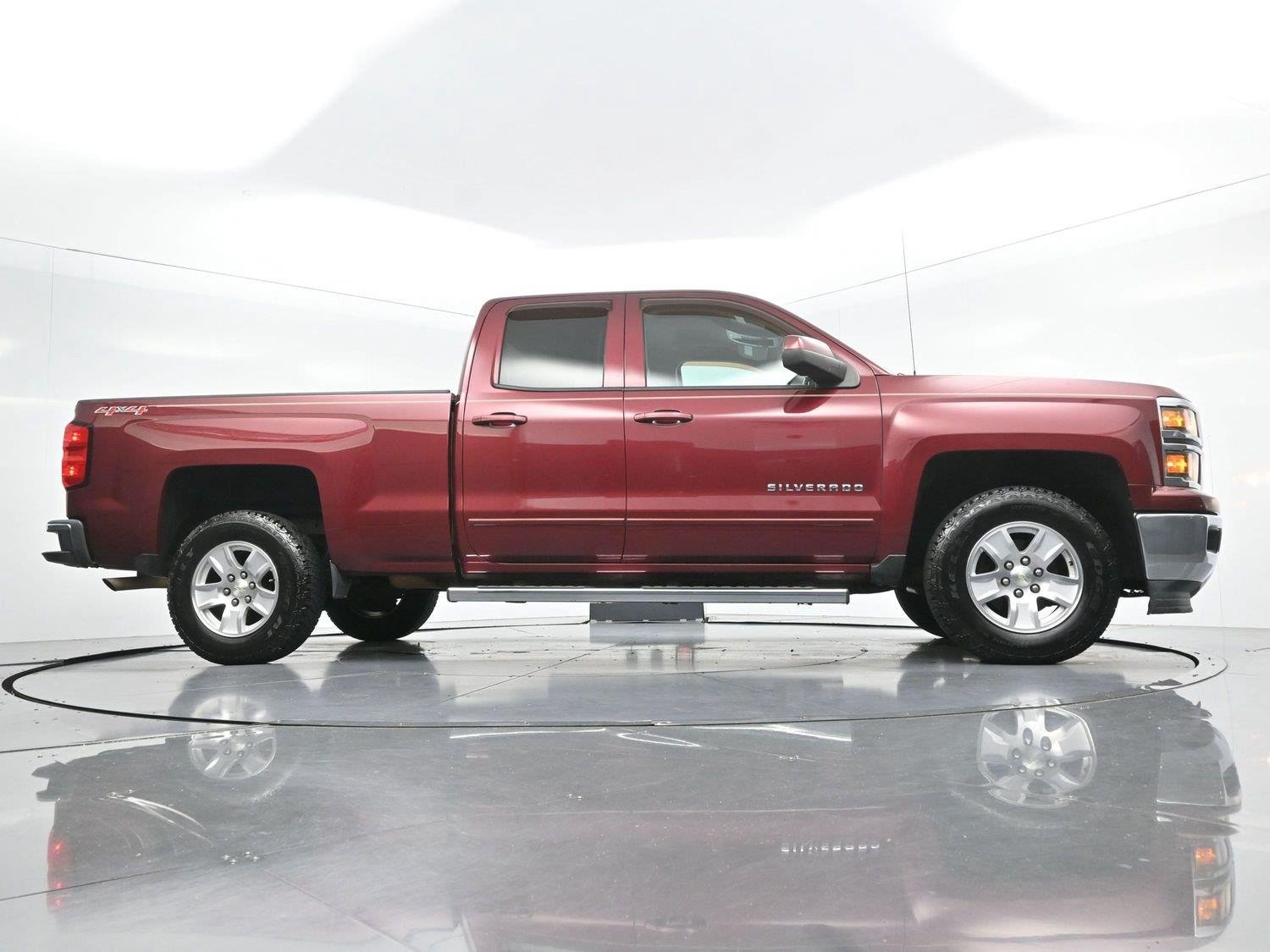 Used 2015 DEEP RUBY METALLIC Chevrolet LT image 38