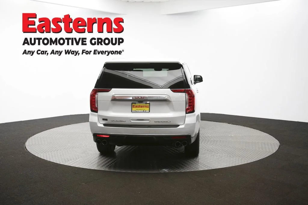 Used 2022 White GMC Denali image 44