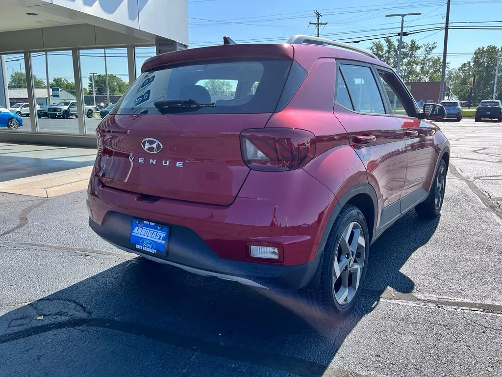 Used 2022 Red Hyundai Limited image 7